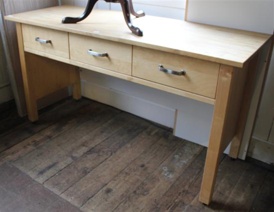 Kitchen 3 drawer unit with 2 shelves